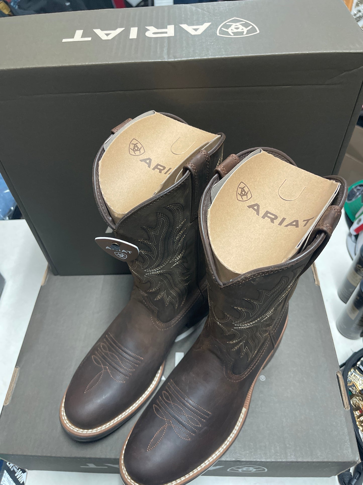 ARIAT MENS WESTERN BOOT DISTRESSED TAN RIDGEBACK ROUND TOE